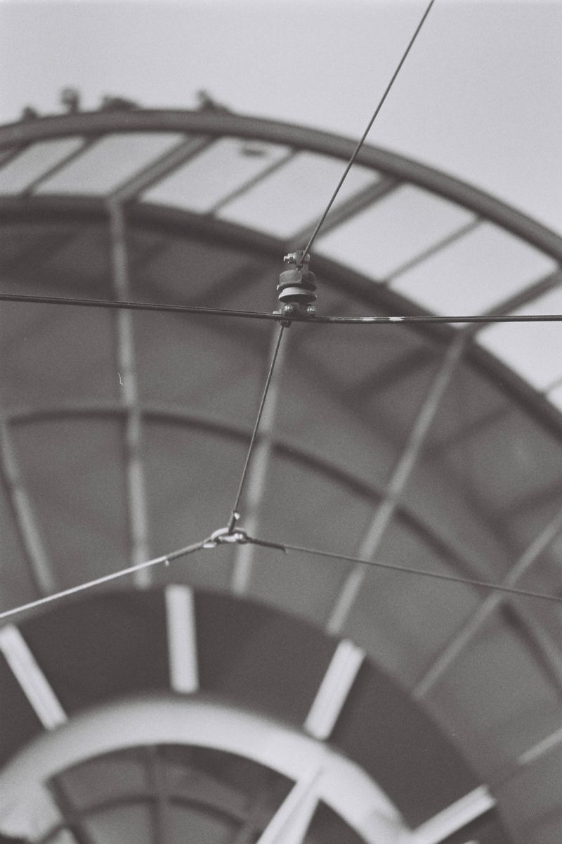 Fotka drátů na fügnerce