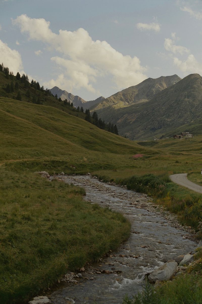 Fotografie alpského potoka